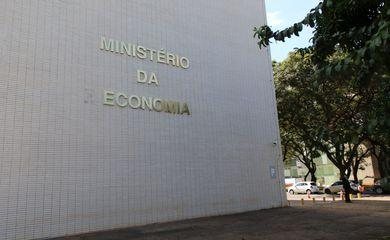 Redução de tarifas injetará R$ 246 bi no PIB até 2040, diz ministério