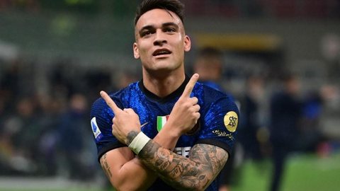 Inter de Milão goleia o Cagliari e assume a liderança do Campeonato Italiano
