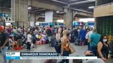 Passageiros esperam até 5 horas para embarcar na Rodoviária do Tietê; mais de 700 mil devem circular no terminal até segunda