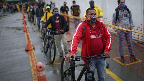 Com hospitais próximos do colapso, médicos de Bogotá pedem quarentena