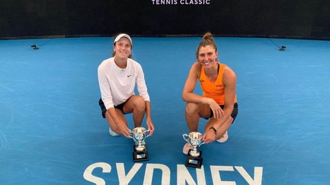 Tenista Bia Haddad conquista título de duplas no WTA 500 de Sidney