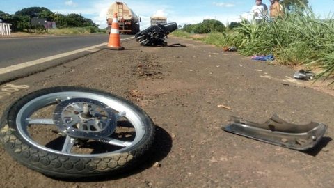 Mulheres morrem após motocicleta ser atingida por caminhão em rodovia de Novo Horizonte