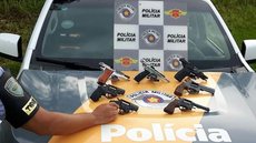 Passageiro de ônibus é detido por tráfico de armas durante fiscalização em rodovia de Rio Preto
