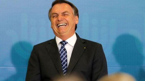 “Você tem uma cara de homossexual terrível”, diz Bolsonaro a jornalista
