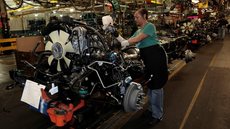 GM inicia notificações de demissões e ofertas de realocação nos EUA