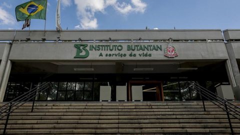 Instituto Butantan vai construir fábrica para produzir soros e transformar imunizante líquido em pó