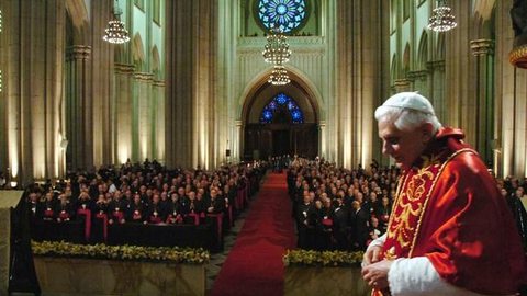 Bento XVI pede perdão por ‘abusos’ e ‘erros’ do clero e diz que está pronto para enfrentar ‘o juiz final’