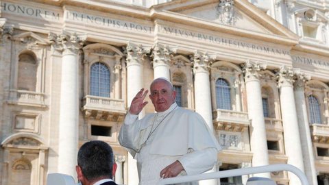 Vaticano esclarece comentários do papa sobre leis de união civil