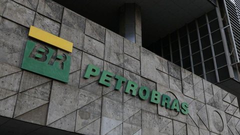 Governo federal anuncia troca de presidente da Petrobras