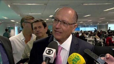 Alckmin defende que reajuste do preço do combustível pela Petrobras não seja diário