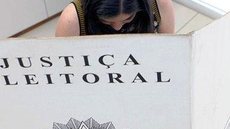 Escola de São Paulo recorre a votação manual após urna eletrônica quebrar