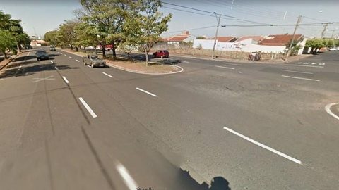 Comerciante morre após bater moto em caminhonete em avenida de Rio Preto