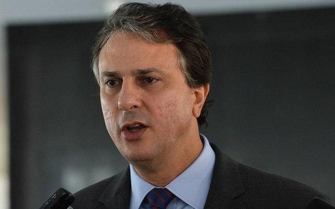 Governador do Ceará critica chefe da Força Nacional por elogios a amotinados