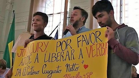 Grêmio estudantil da escola Augusto Netto de Marília reivindica desbloqueio de verba pública