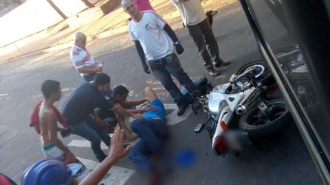 Motociclista tem pé amputado após acidente com ônibus em Rio Preto