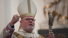 Líder da Igreja Católica pede demissão por ‘catástrofe dos abusos sexuais’