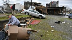 Tornados: mortes no Kentucky podem aumentar nas próximas semanas