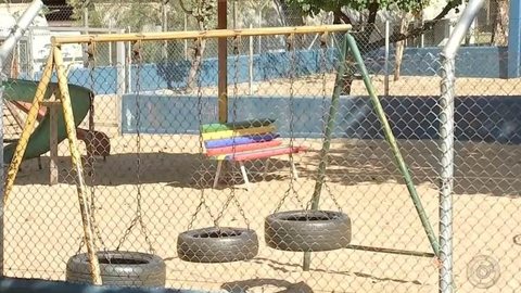 Seis escolas interditam parquinhos após Araçatuba registrar casos de picadas de escorpião em crianças