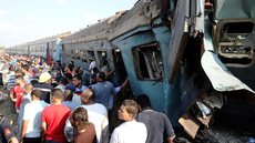 Acidente de trem no Egito deixa mortos e feridos