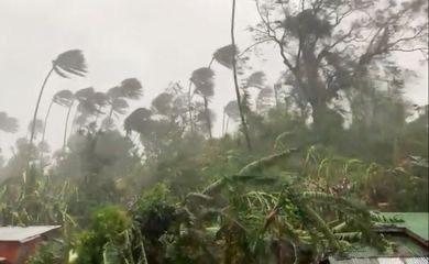 Proximidade de tufão faz Filipinas retirarem 1 milhão de suas casas