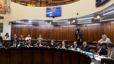 Câmara Municipal de Marília convoca vereadores para sessão extraordinária