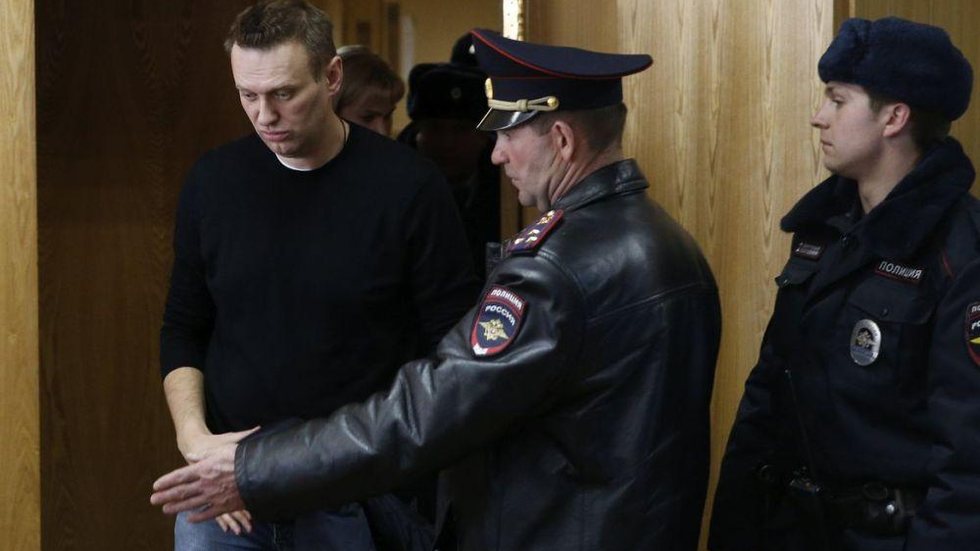 Crítico do Kremlin, Alexei Navalny é considerado culpado de fraude