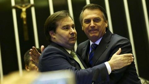 Bolsonaro e Maia se reúnem para falar sobre situação fiscal do país