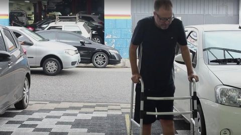 Guillain-Barré: biólogo que acordou ‘tetraplégico’ volta a andar após 14 meses