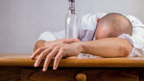 Uso abusivo de álcool mata 3 milhões de pessoas ao ano; homens são a maioria