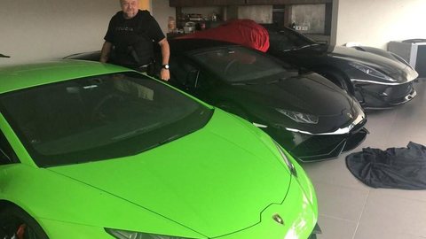 Polícia apreende Ferrari e outros carros de luxo em ação contra fraudes bancárias em SP