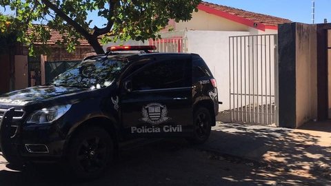 Polícia encontra casa usada por quadrilha antes de assaltar joalheria e provocar tiroteio com morte