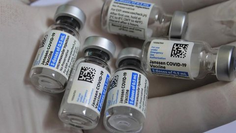 Ministério da Saúde diz que vai iniciar nesta sexta a distribuição dos 2 milhões de doses da vacina da Janssen doadas pelos EUA há uma semana
