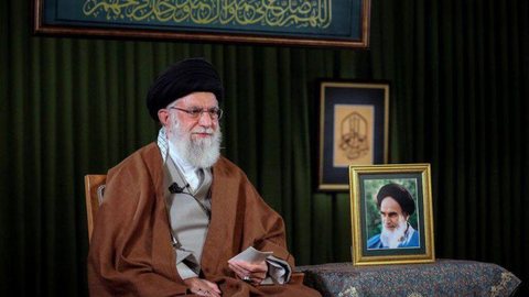 Aiatolá Khamenei elogia luta dos iranianos contra coronavírus
