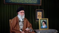 Aiatolá Khamenei elogia luta dos iranianos contra coronavírus