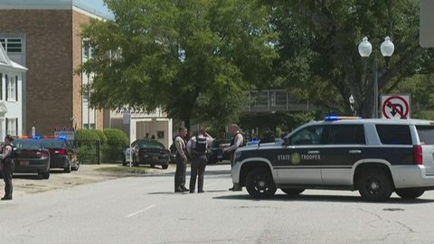Polícia responde a tiroteio em escola de ensino médio dos EUA