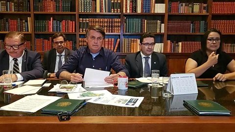 Bolsonaro promete reenviar medida de regularização fundiária