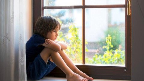 Criança também sente solidão? Saiba como lidar com a situação