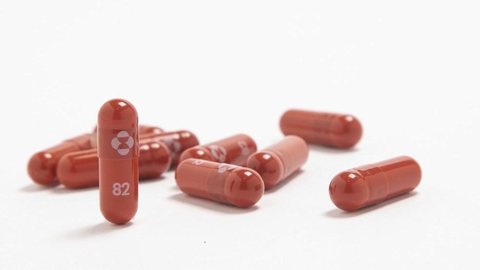 Nos EUA, Merck pede autorização da FDA para uso de emergência de comprimido contra Covid-19