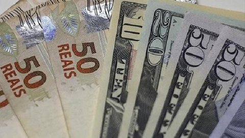 Dólar sobe pelo 6º pregão seguido e se aproxima de R$ 4,10