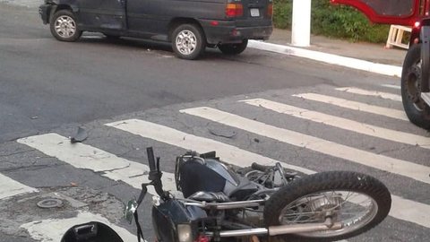 PM morre após colisão entre moto e carro na Zona Sul de SP