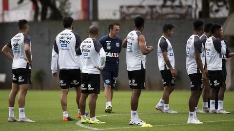 Líder, vice-líder e clássicos: Santos tem confrontos diretos para se firmar em briga por Libertadores