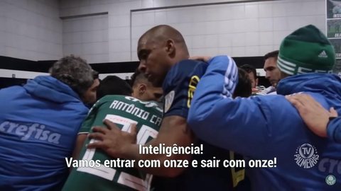 Entrar e sair com 11: expulsão de Felipe Melo gera regra de conduta em vestiário do Palmeiras