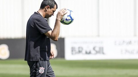 Fábio Carille entra no top-7 de treinadores da história do Corinthians