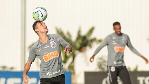 Jô e Lucas Piton melhoram, e Corinthians crê em retornos contra o América-MG