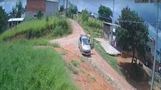 Caso Lara: vídeo mostra carro parado em local onde menina foi vista pela última vez antes de desaparecer
