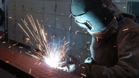 Produção industrial cresceu 1,1% em outubro, diz IBGE