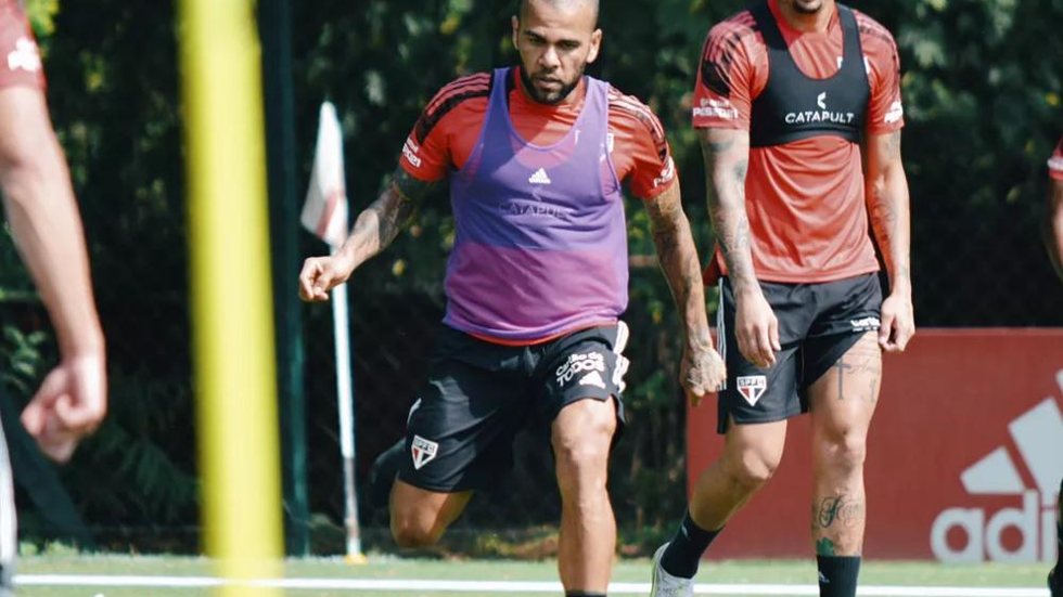 Escalação Do São Paulo Daniel Alves E Luciano Treinam Mas Clube Ainda Analisa Condição 6137