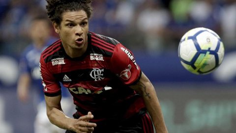 Entenda por que o São Paulo quer a contratação do volante Willian Arão, do Flamengo