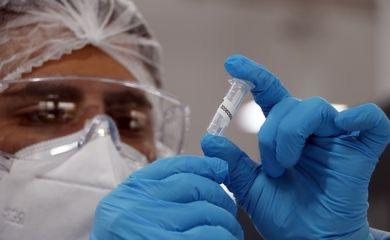 Brasil acumula 159,4 mil mortes por covid-19 desde início da pandemia