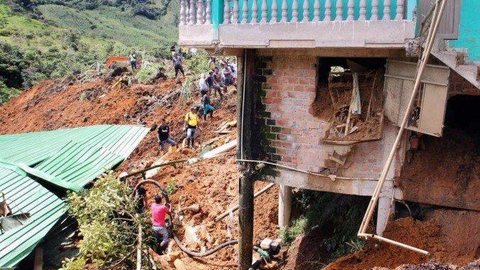 Doze pessoas morrem em deslizamento de terra na Colômbia